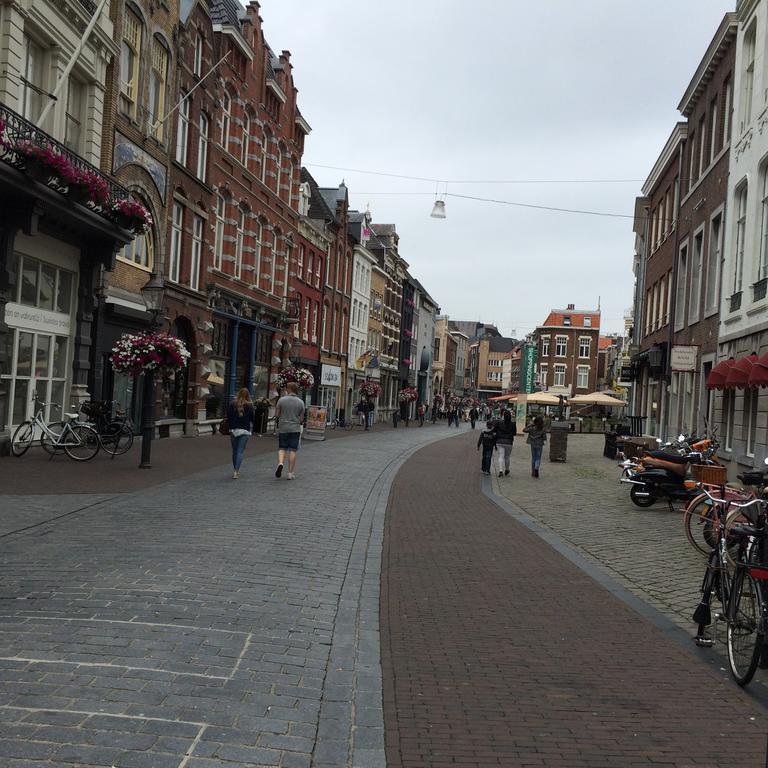 Hotel En Grand Cafe De Pauw Roermond Exterior photo