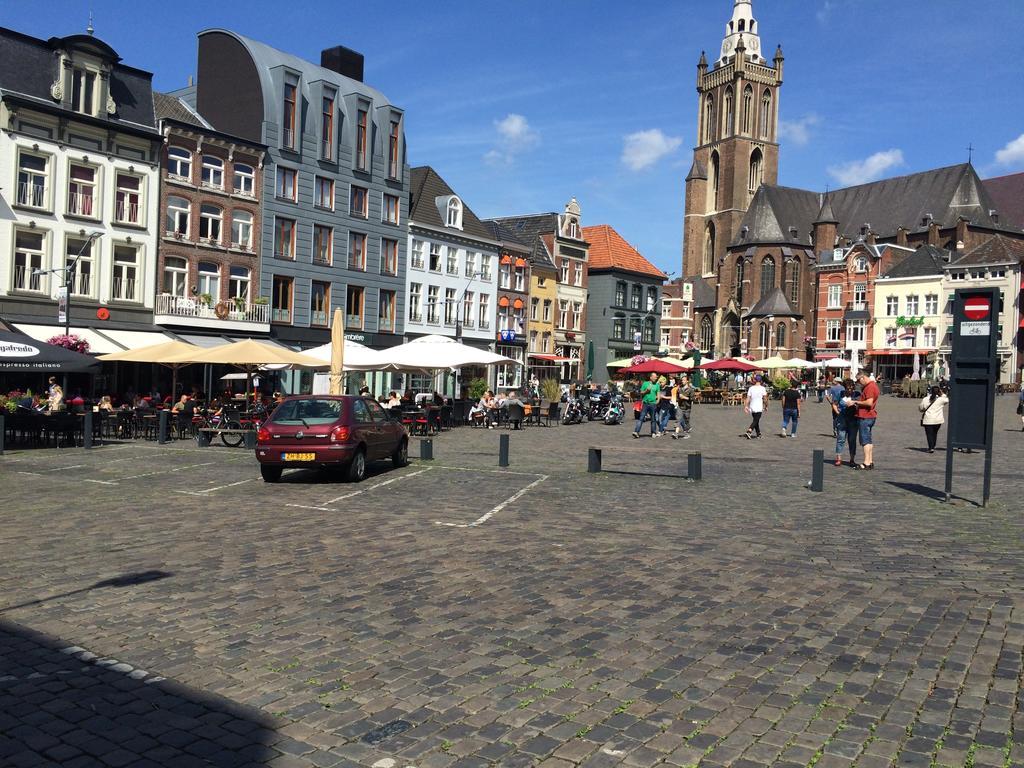 Hotel En Grand Cafe De Pauw Roermond Exterior photo